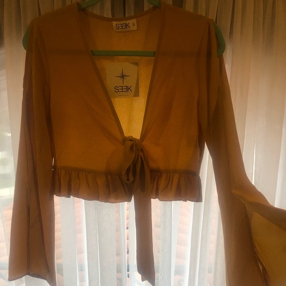 LF store convertible crop top! - Picture 8 of 8